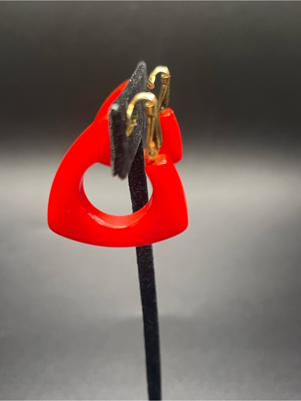 Vintage Red Bakelite Geometric Hoop Clip-On Earrings - Picture 4 of 8